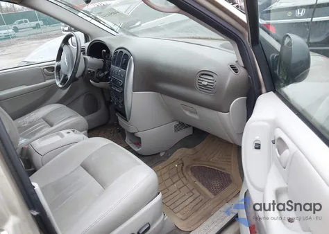 2005 Chrysler Town & Country Touring from USA, damaged, VIN 2C4GP54L05R488911